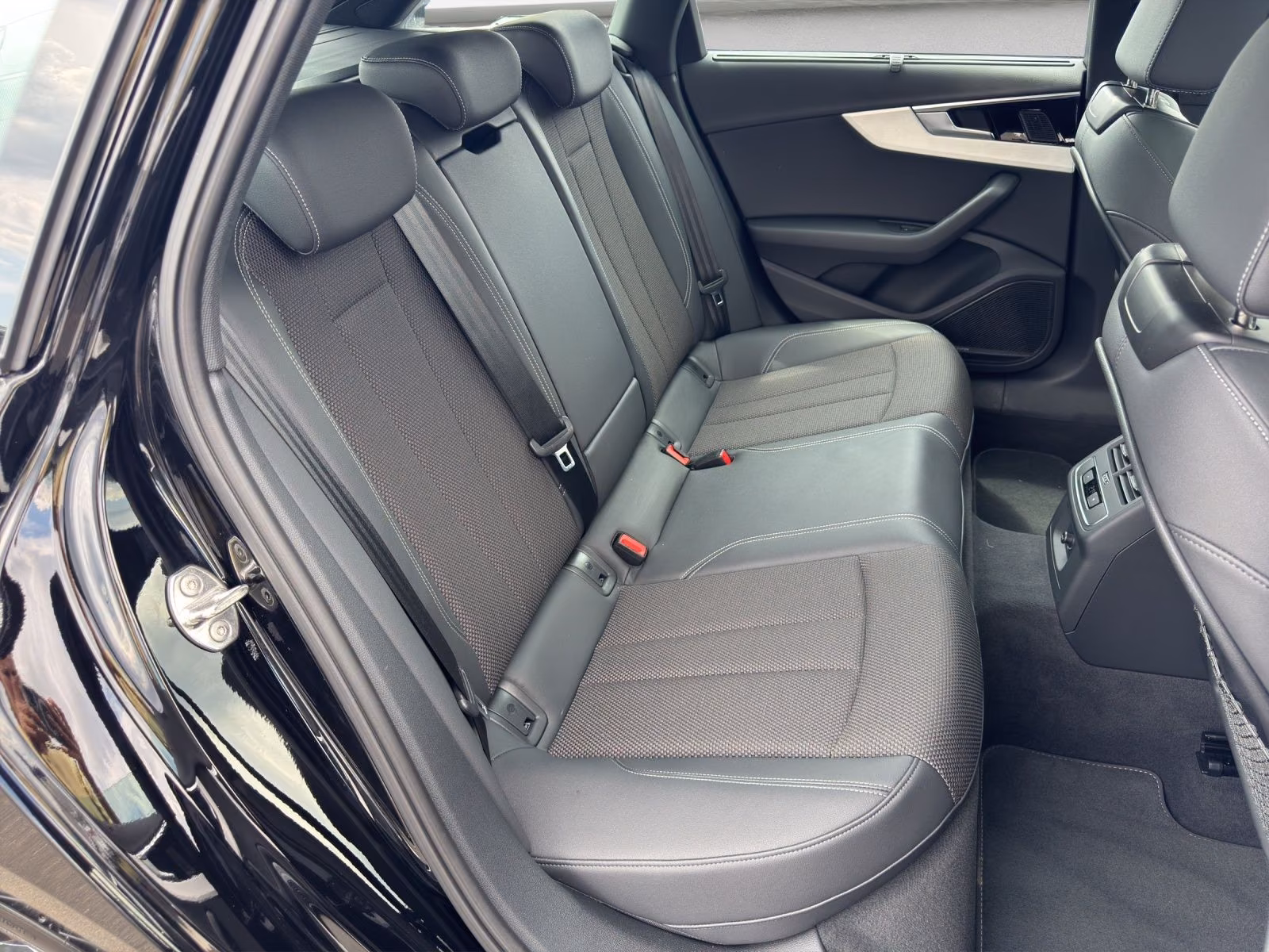 Audi A4 Avant 40 TDI ADVANCED *INT S LINE*AHK*PANO*VC, миниатюра 16