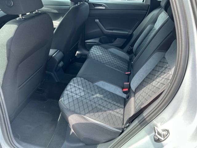 Fahrzeugabbildung Volkswagen Taigo 1,0 TSI R-LINE LED MATRIX APP CONNECT DAB