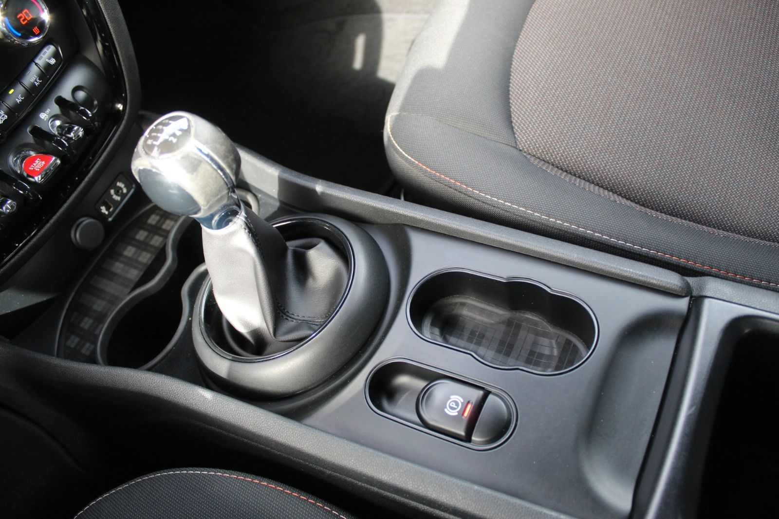 Fahrzeugabbildung MINI COOPER Clubman AHK*Klimaautom.*Sitzh.
