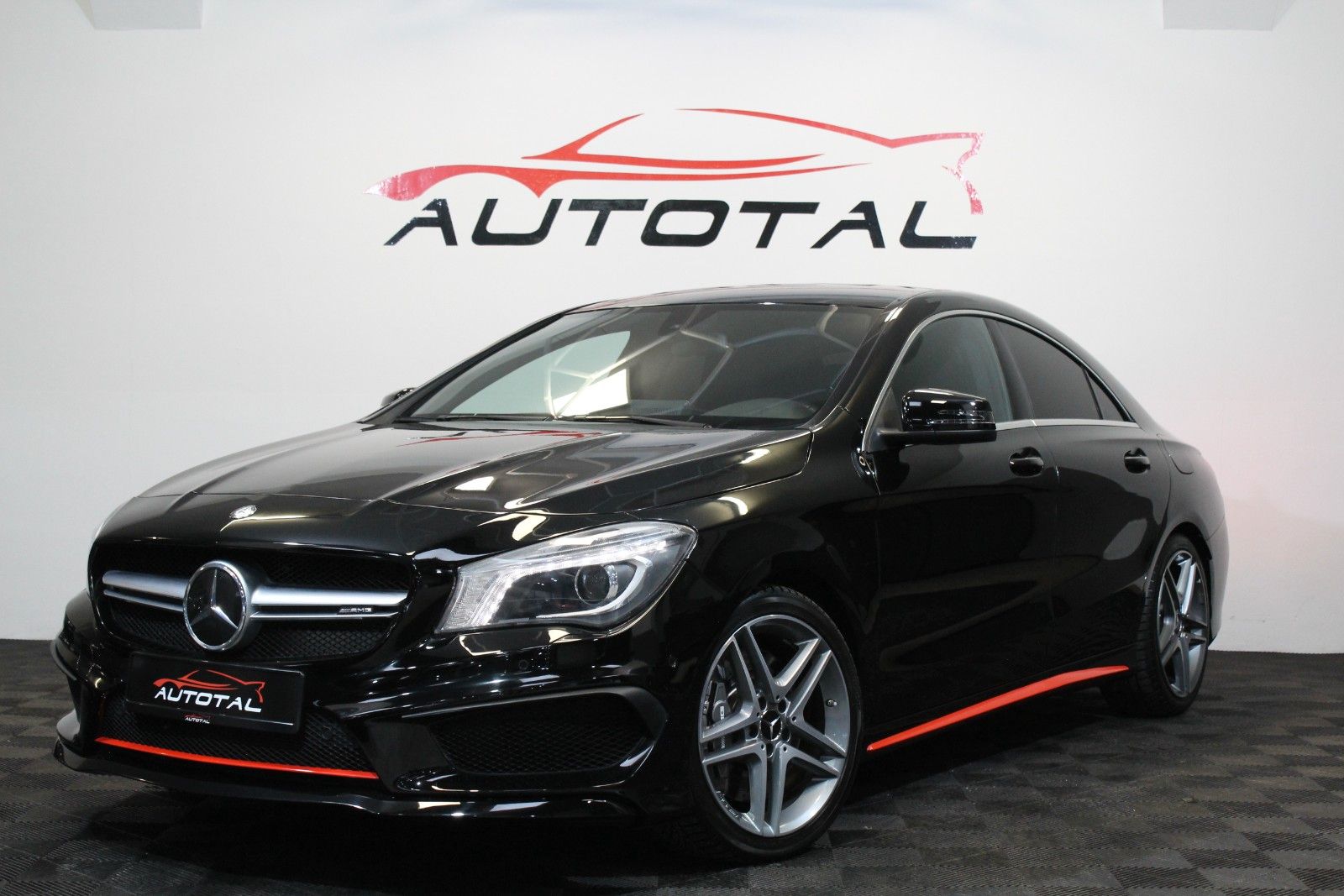 MERCEDES-BENZ CLA 45 AMG*4Matic*Navi*Xenon*Kamera*Dynamic Sel.
