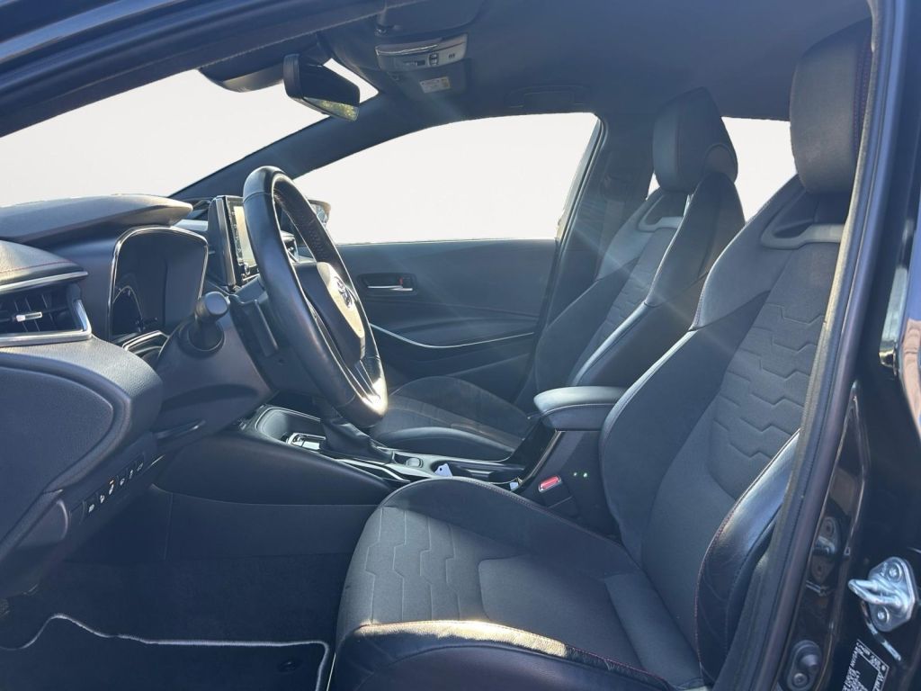 Fahrzeugabbildung Toyota Corolla 2.0 Hybrid Touring Sports Lounge