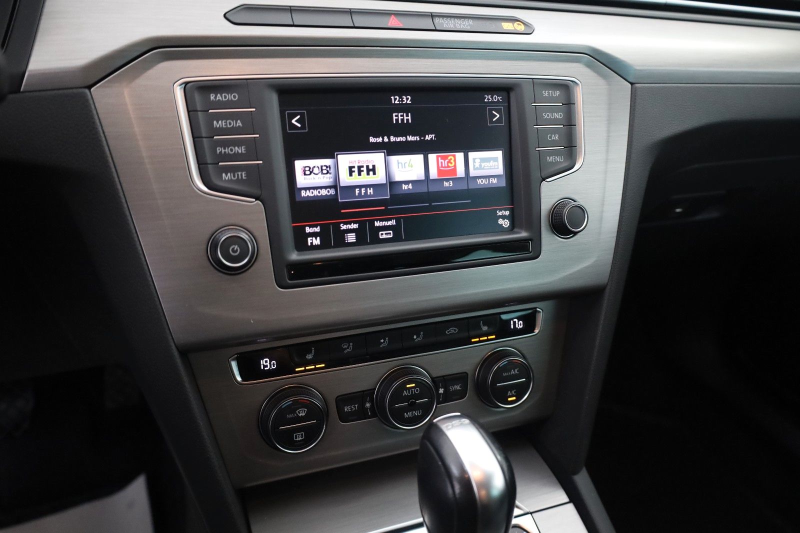 Fahrzeugabbildung Volkswagen Passat Variant Trendline DSG LED,SH,PDC,SR+WR