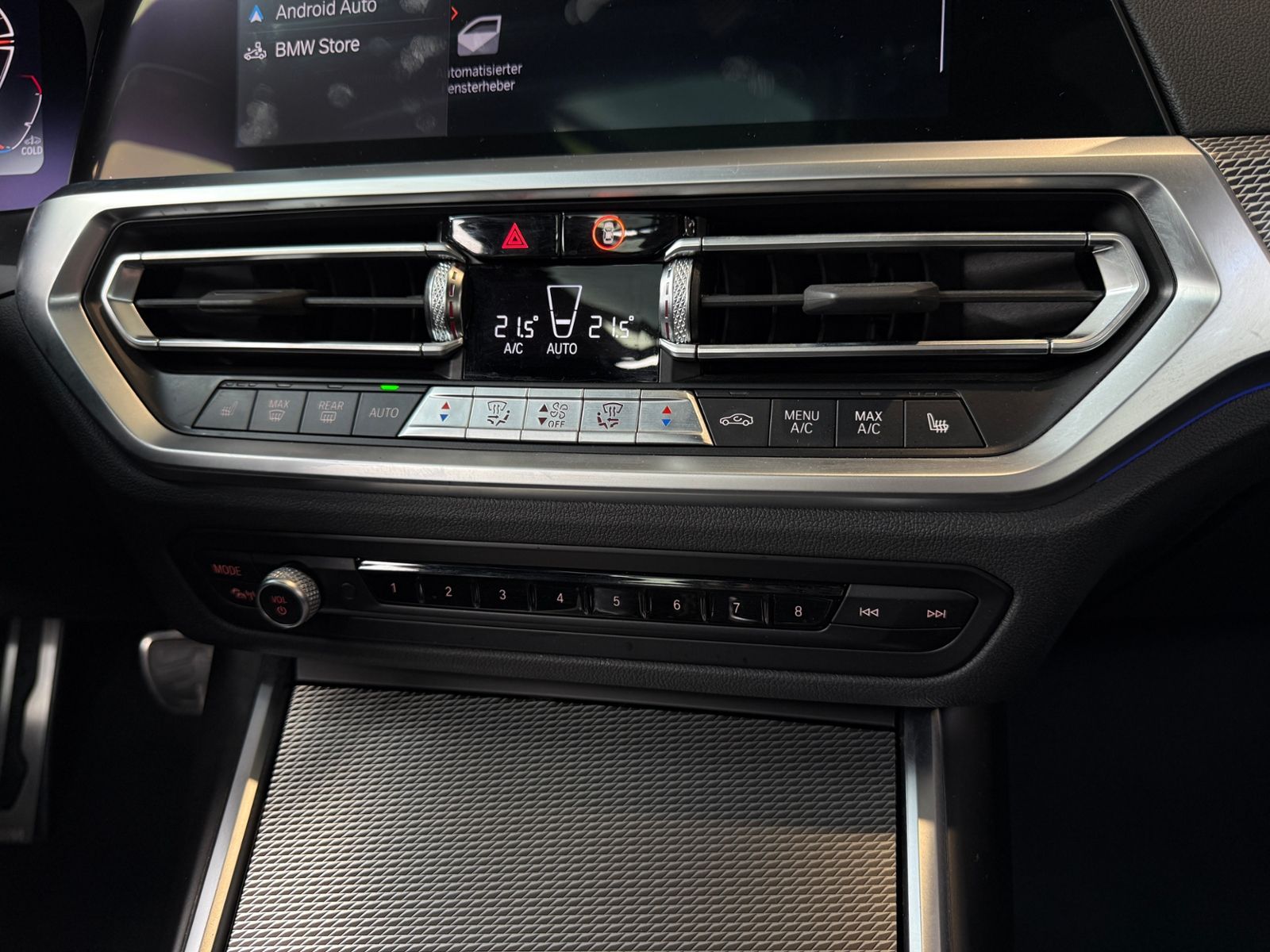 Fahrzeugabbildung BMW 320d xDrive M Sport PANO KAM LED