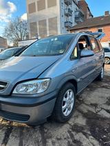 Opel zafira 7 Sitzer scheckheftgepflegt - Opel Zafira Gebrauchtwagen in Kassel