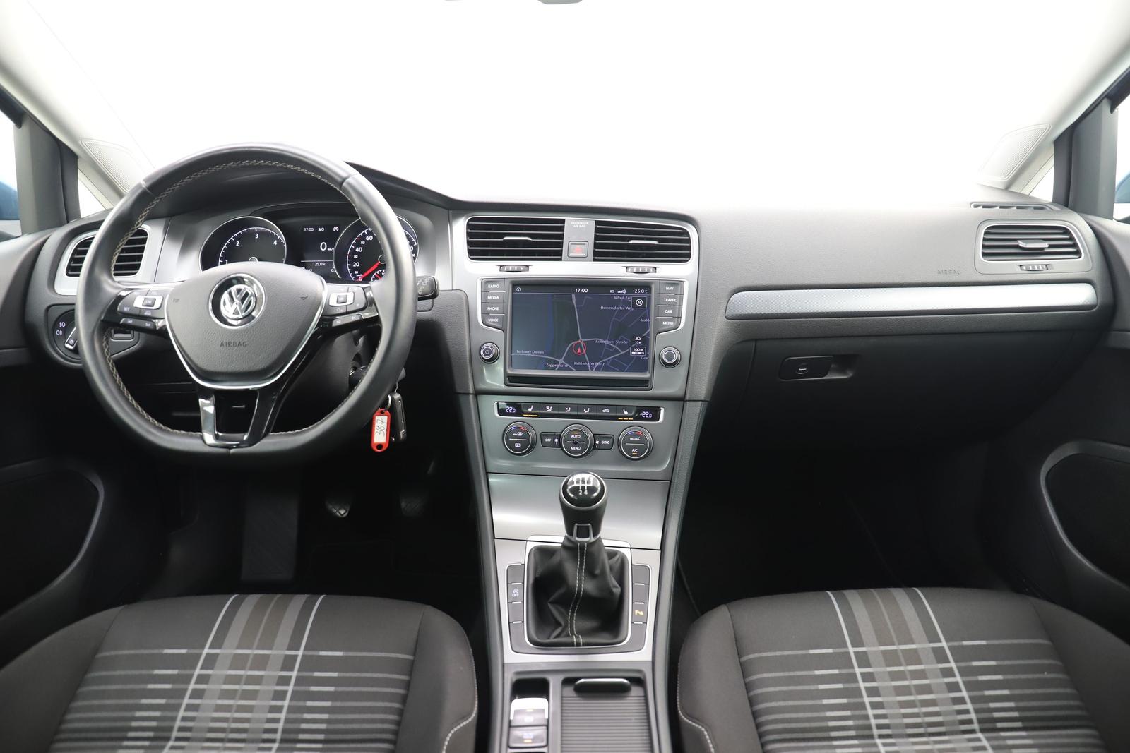 Volkswagen Golf 7 1.6 TDI 110PS Lounge BMT Pano Navi