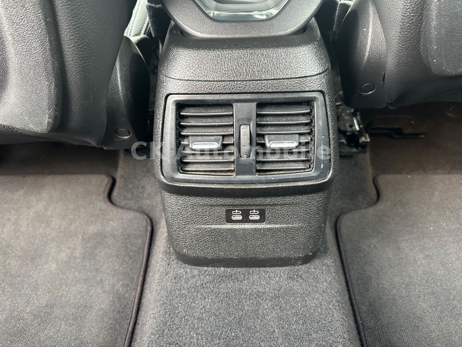 Fahrzeugabbildung BMW 218dxDrive Active Tourer M-Sport/Shadow-Line/LED