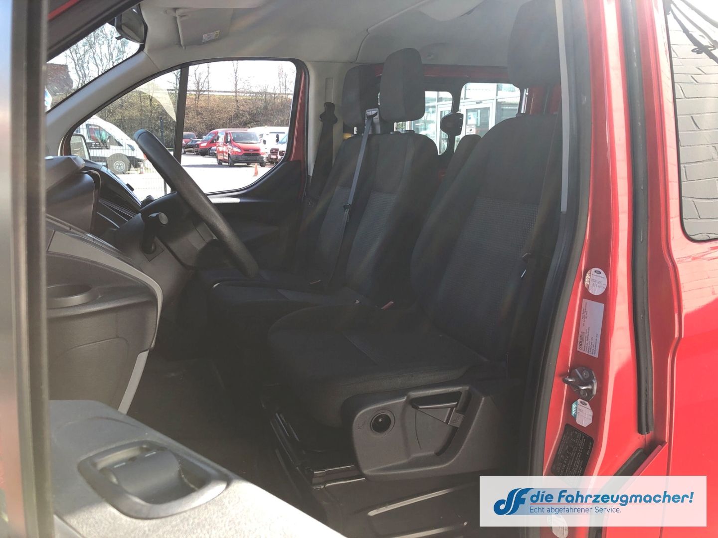 Fahrzeugabbildung Ford Transit Custom Kombi 300 L1 2.2 TDCi *2545