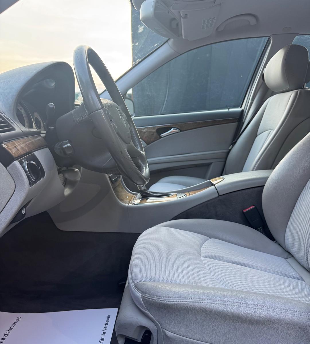 Mercedes-Benz E280 2008 — photo 10
