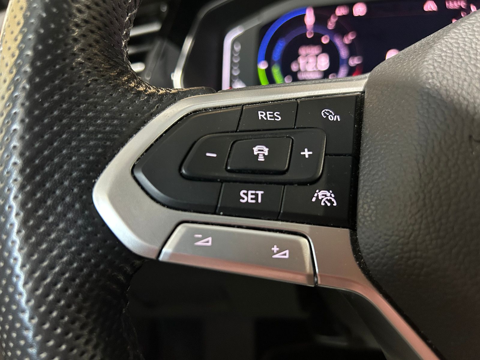 Fahrzeugabbildung Volkswagen Passat Variant GTE/APPLE/KAMERA/NAVI/ACC/8-FACH/