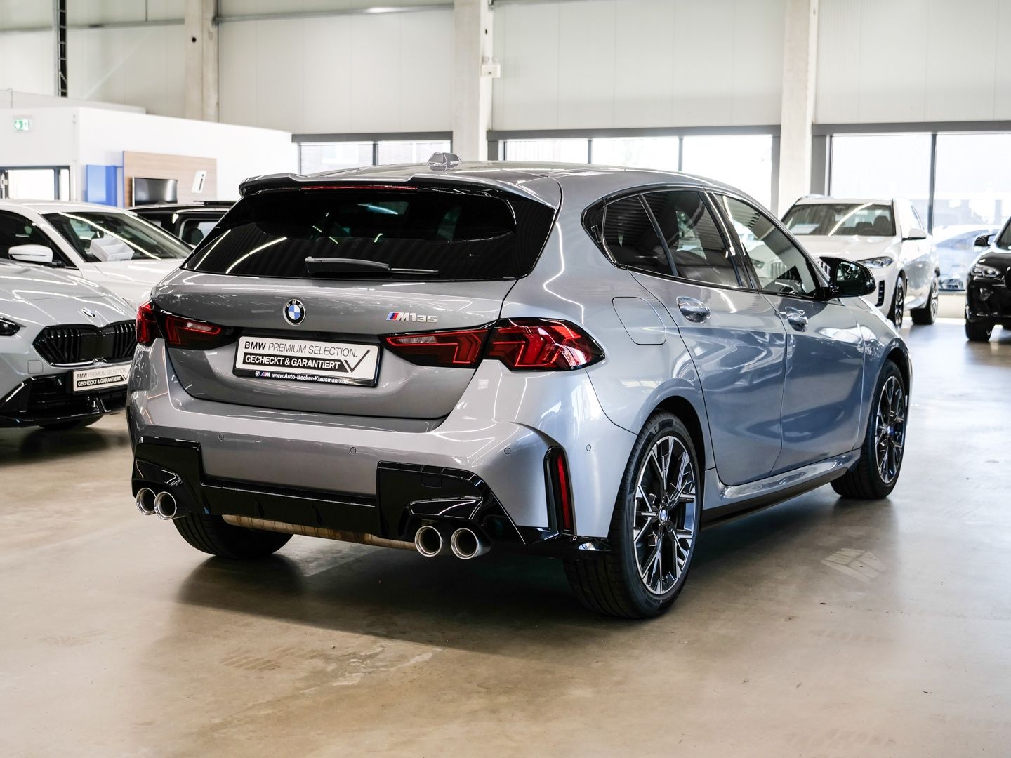 BMW M135 xDrive M SPORT 18'' Alarm Park-Assistent Di foto 2