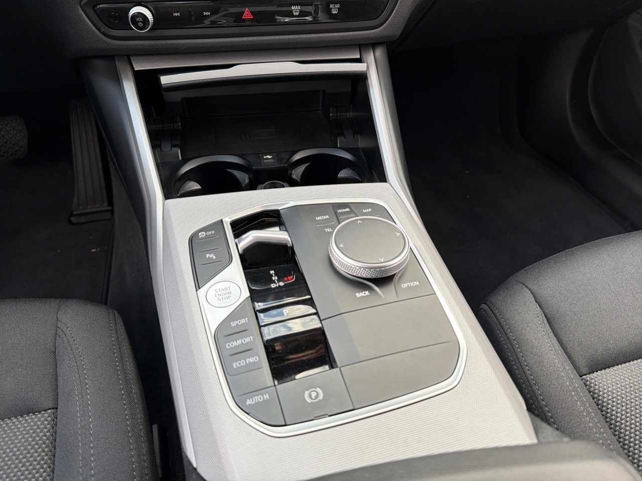 BMW 318d Touring Aut. AHK,Pano,Stop&Go,StndHzg,H/K foto 10