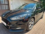 Ford Focus Turnier ST*KEYLESS*ALARM*LED*TÜV NEU* - Ford Focus: Schwarz, Leder