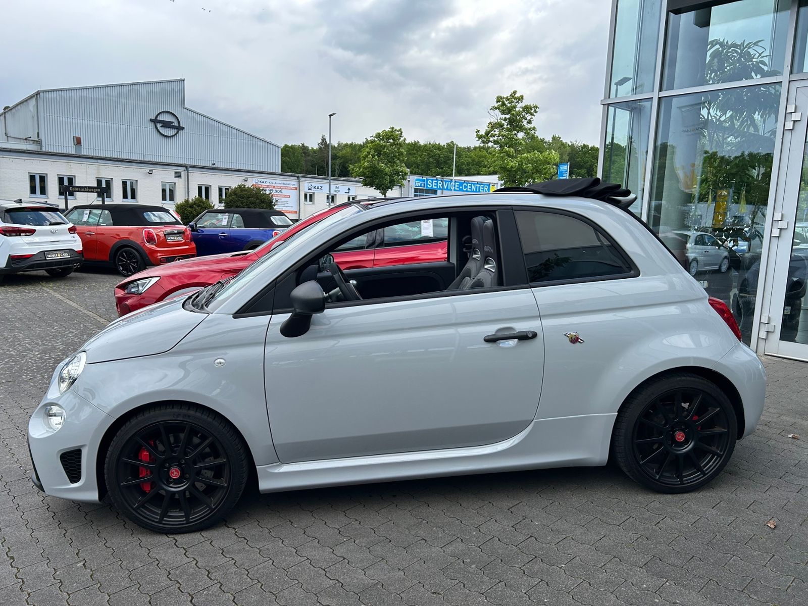 Fahrzeugabbildung Abarth 595C Cabrio Competizione BEATS XEN CARPLAY PDC