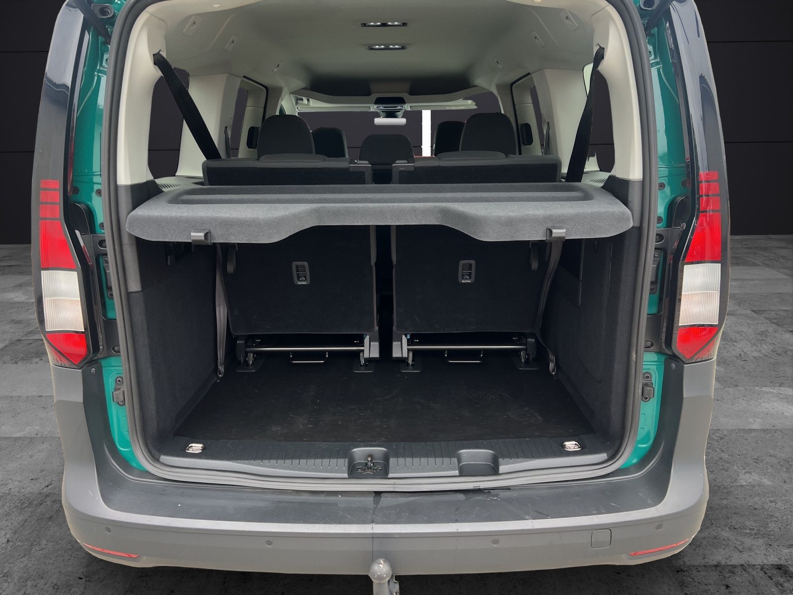 Fahrzeugabbildung Volkswagen Caddy Kombi TDI Maxi Basis 7-Si AHK GRA PDC