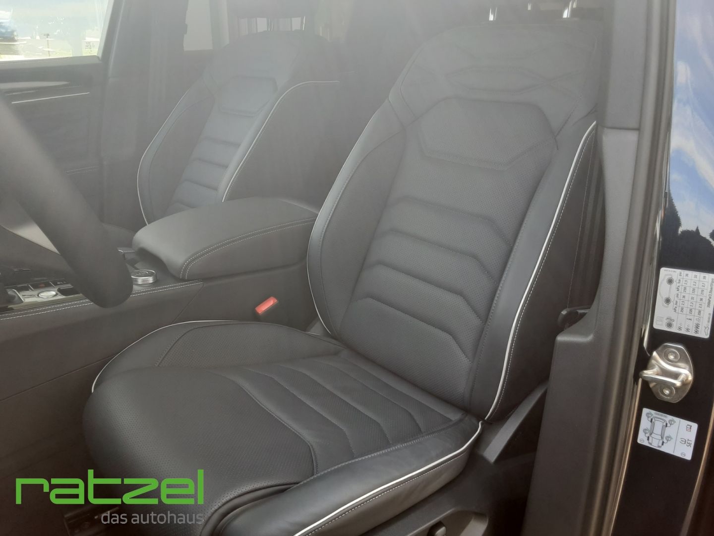 Fahrzeugabbildung Volkswagen Touareg Elegance 3.0 V6 TDI 4MOTION 8-Gang Aut.