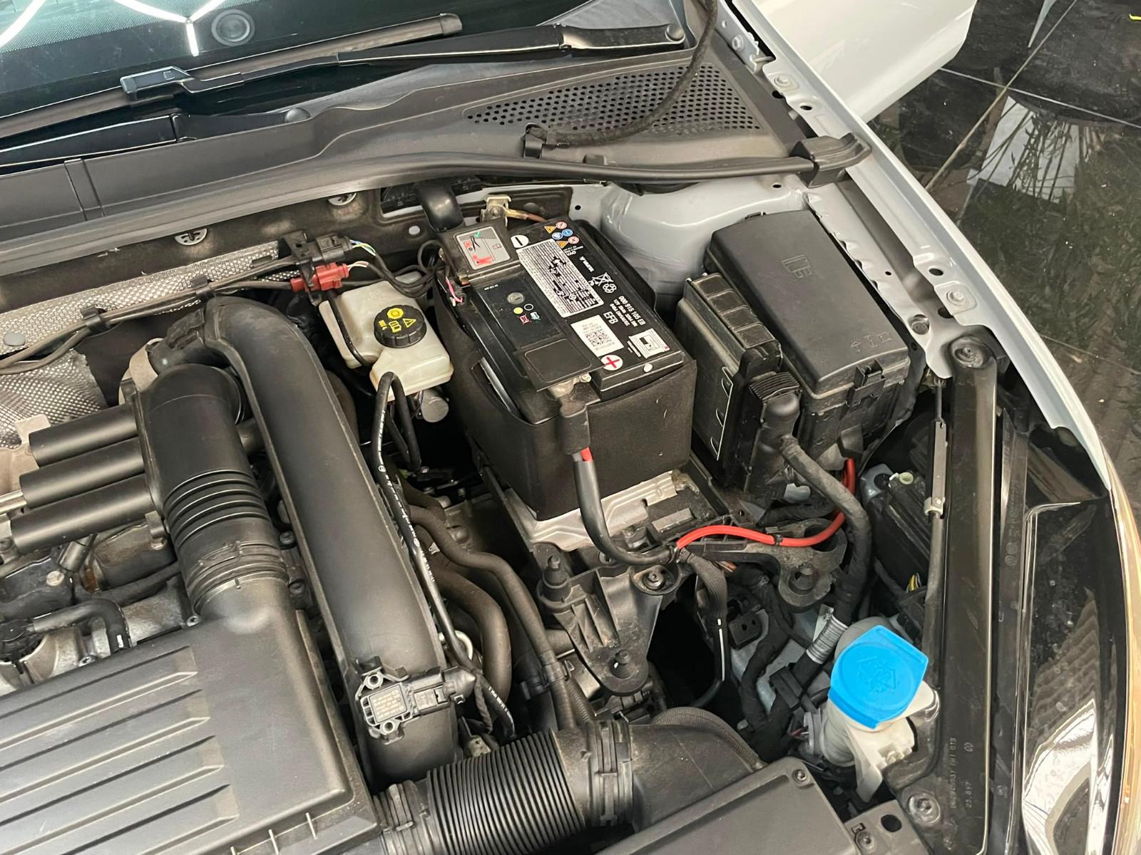 Volkswagen Golf VII Lim. Sound DSG / Carplay / Xenon
