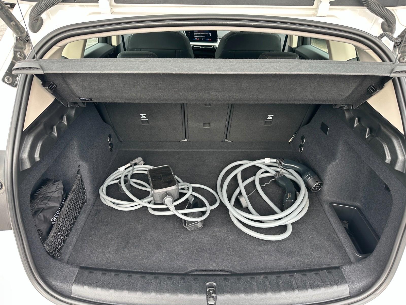 BMW iX1 xDrive30 *NAVI*KAMERA*Sitzhzg*Alexa*, миниатюра 29