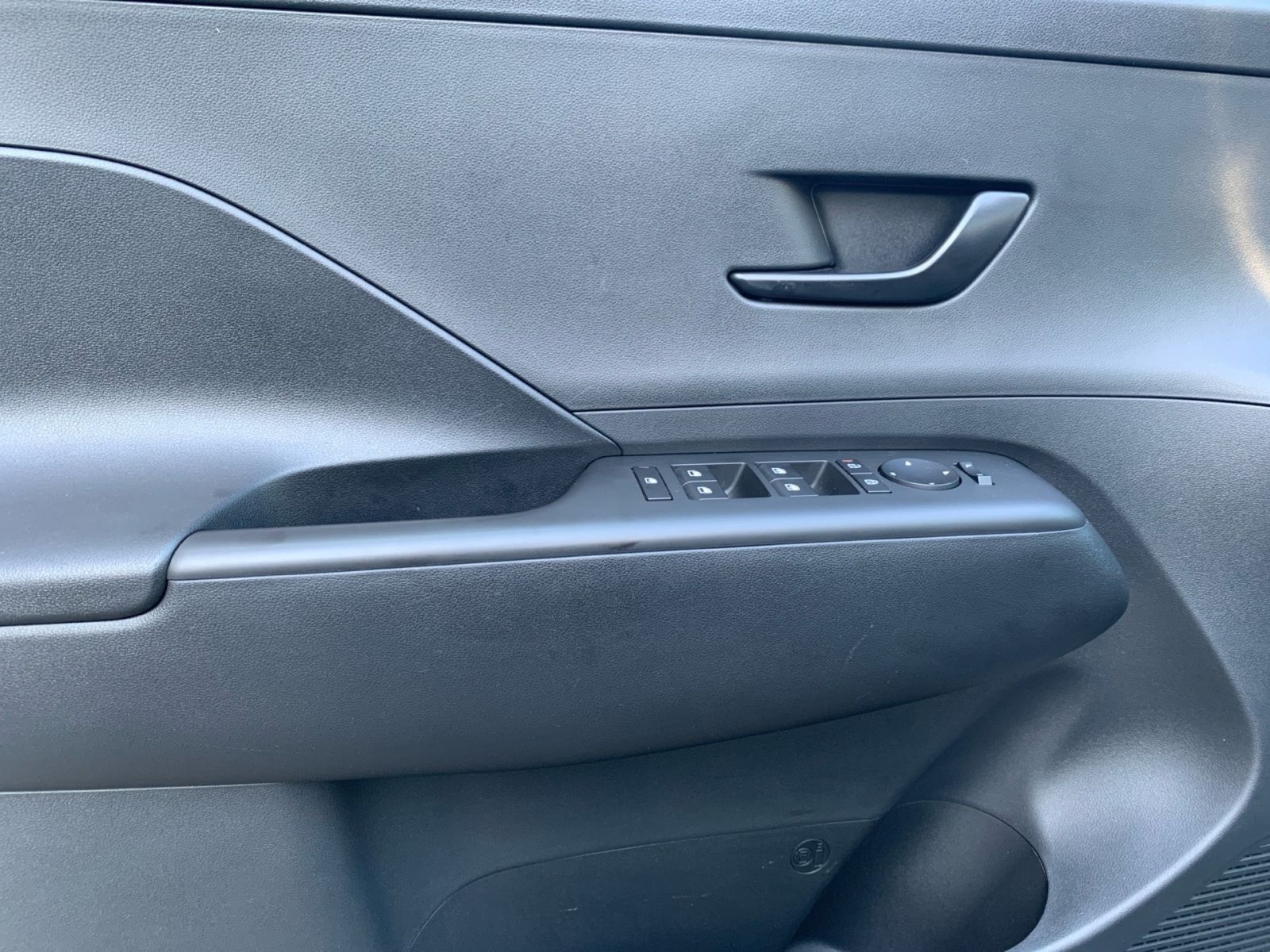 Fahrzeugabbildung Hyundai KONA 1.6 T-GDI Select Navi Allwetter