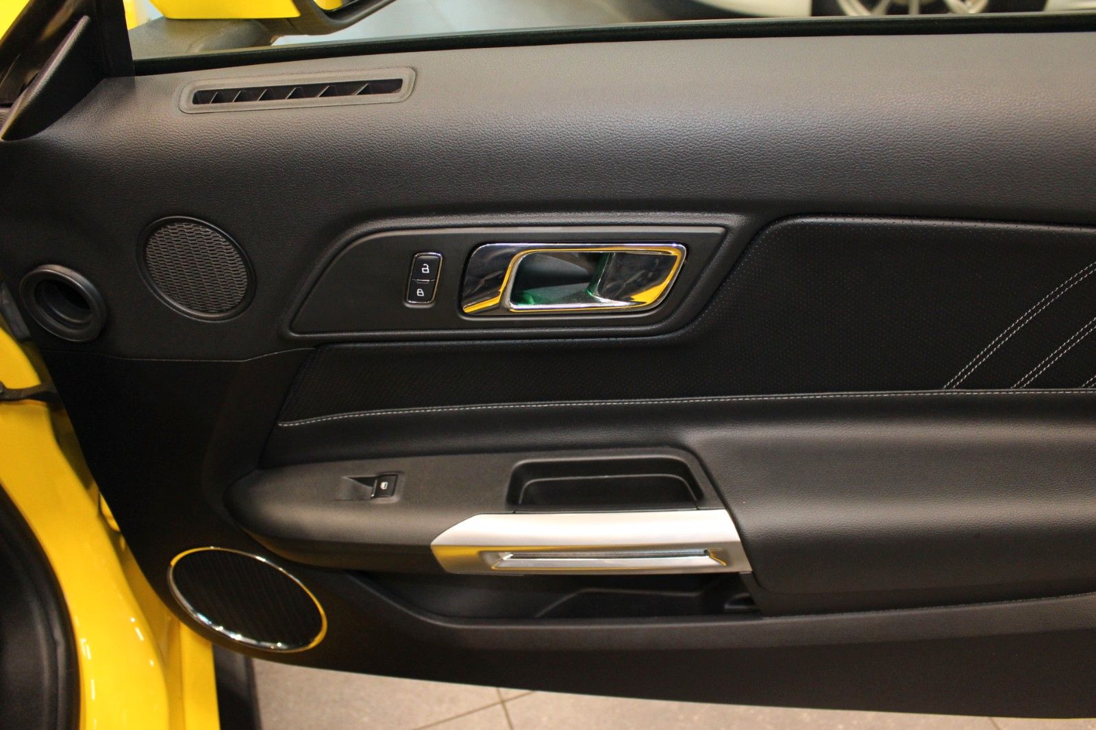 Fahrzeugabbildung Ford Mustang 5.0 V8 GT Performance-Paket+KW-Fahrwerk