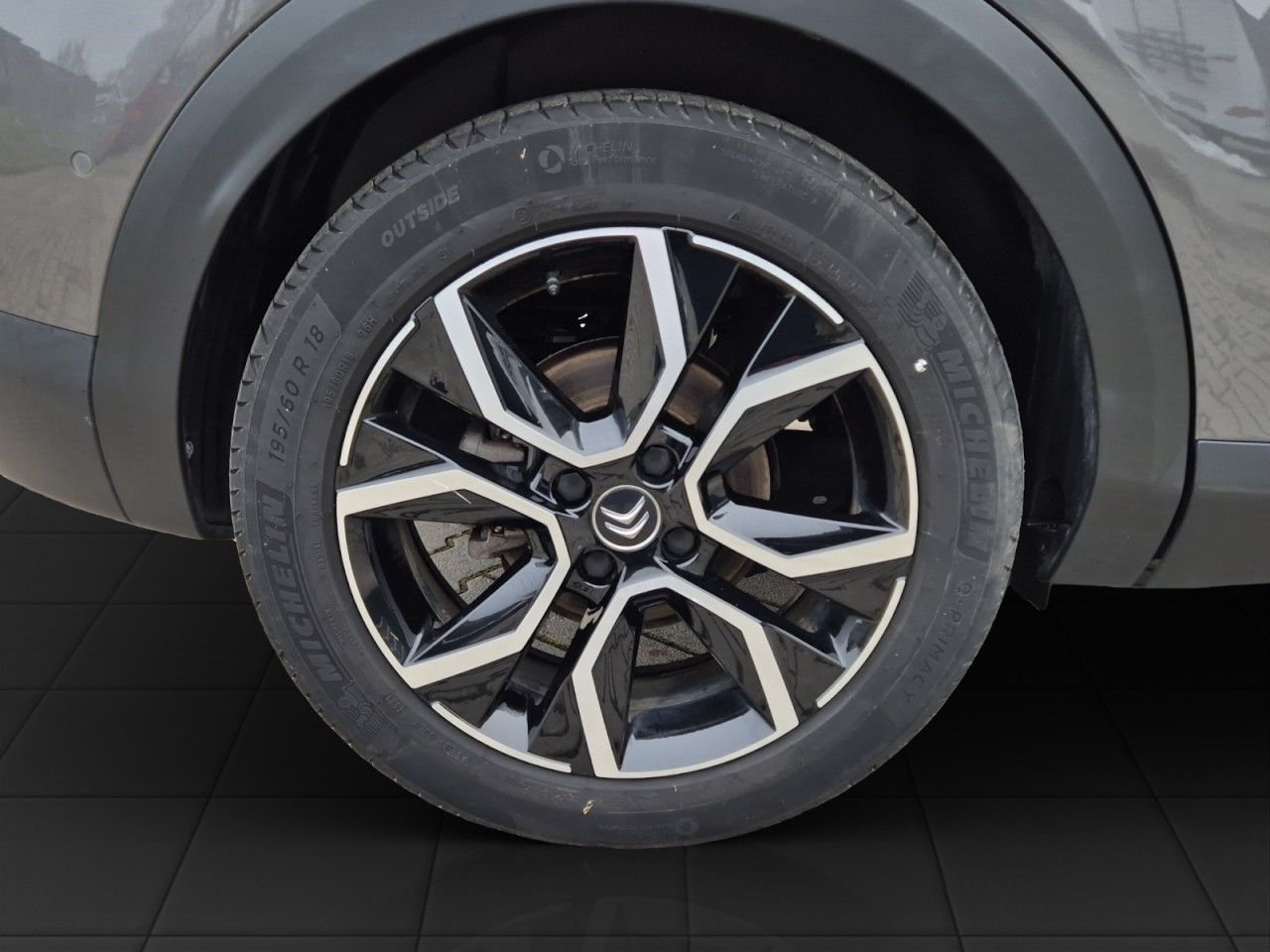 Fahrzeugabbildung Citroën C4 Lim. ë- Shine - viele Extras