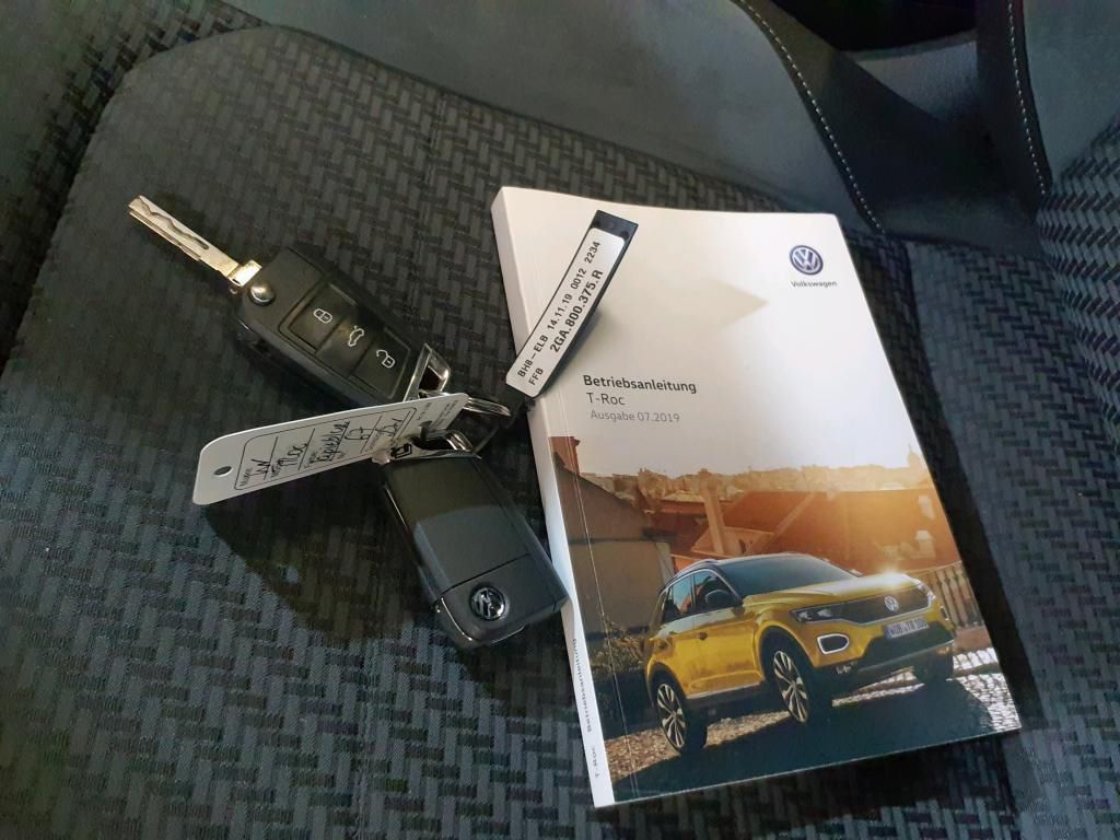 Volkswagen T-Roc R 4M 2.0 TSI 221kW DSG RFK*PDC*NAV*Tempo