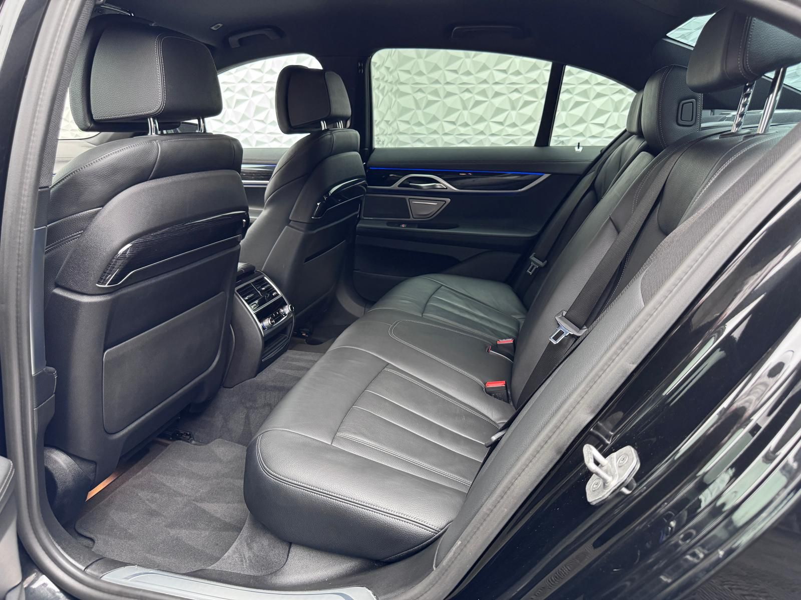 Fahrzeugabbildung BMW d XDRIVE/M-PAKET/H&K/STHZG/AHK/MASSAGE/KEY/360°