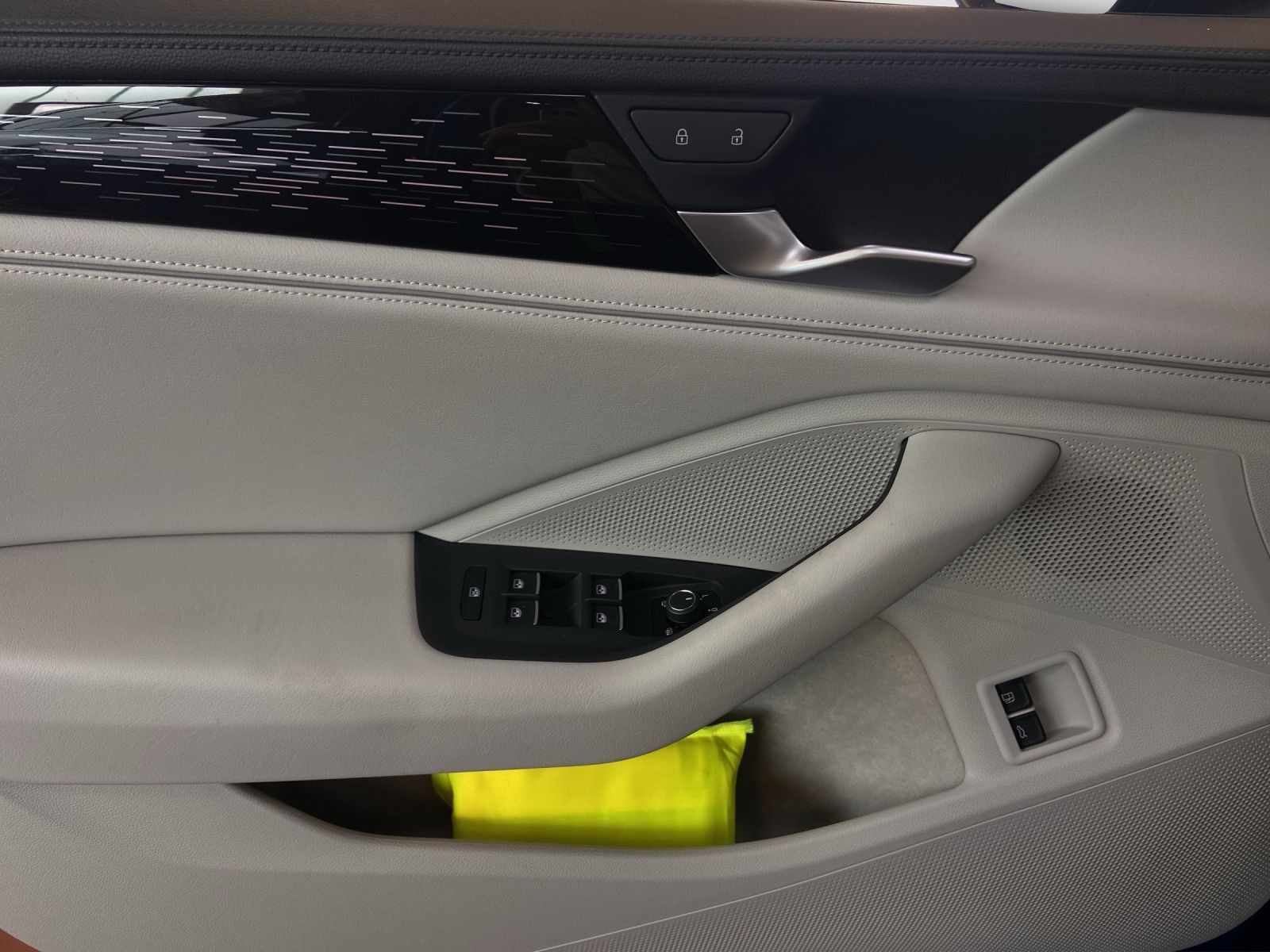 Volkswagen Passat Variant - Bild 14