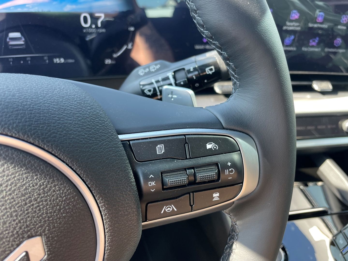 Fahrzeugabbildung Kia Sportage GT Line LED AHK Memory Verkehrszeichen