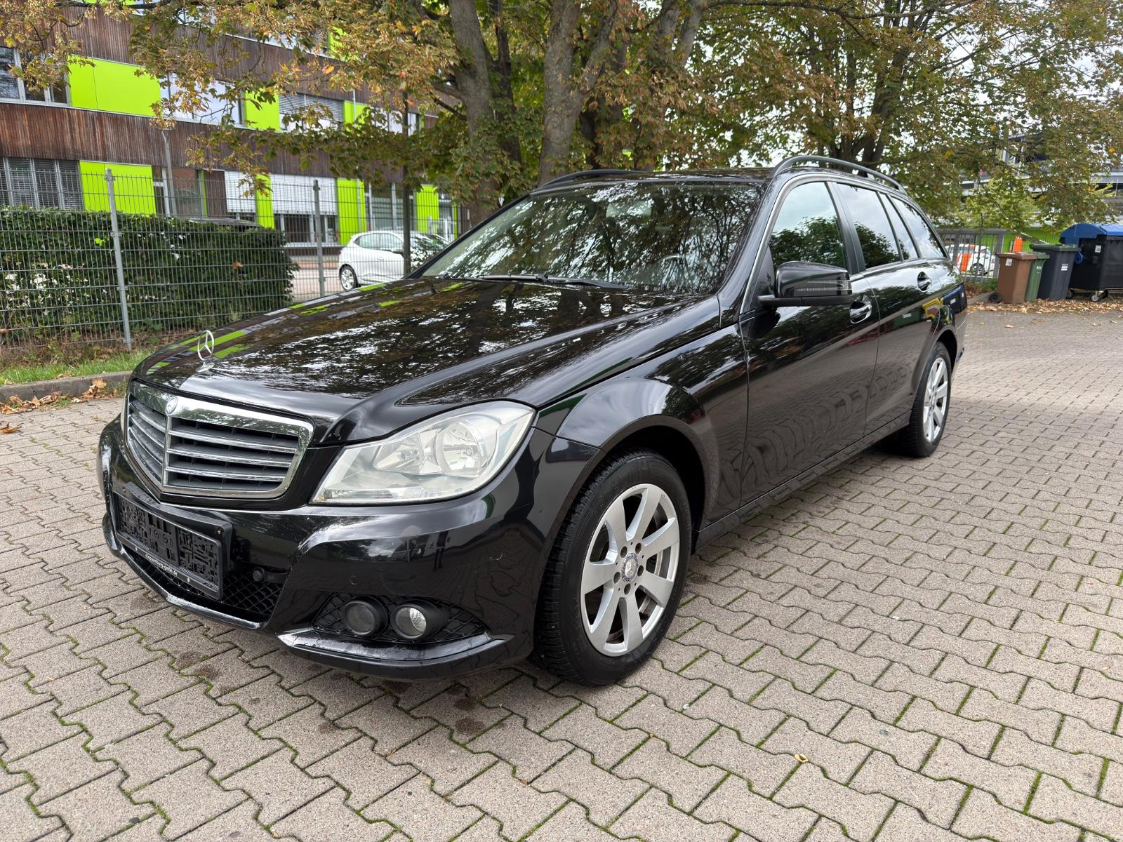 Mercedes-Benz C200, 2012