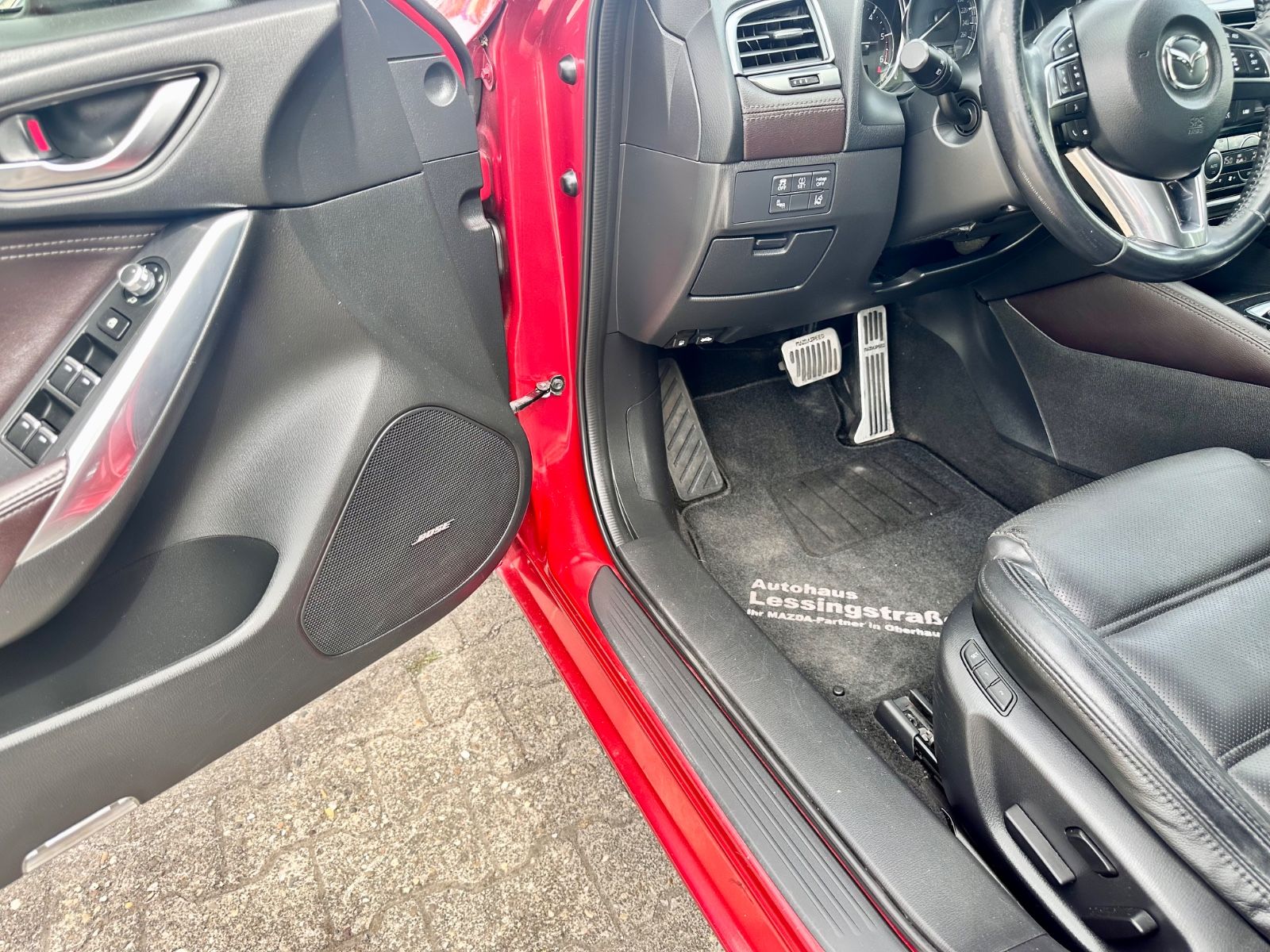 Fahrzeugabbildung Mazda 6 KOMBI SPORTS-LINE AWD ALLRAD*HEAD-UP*
