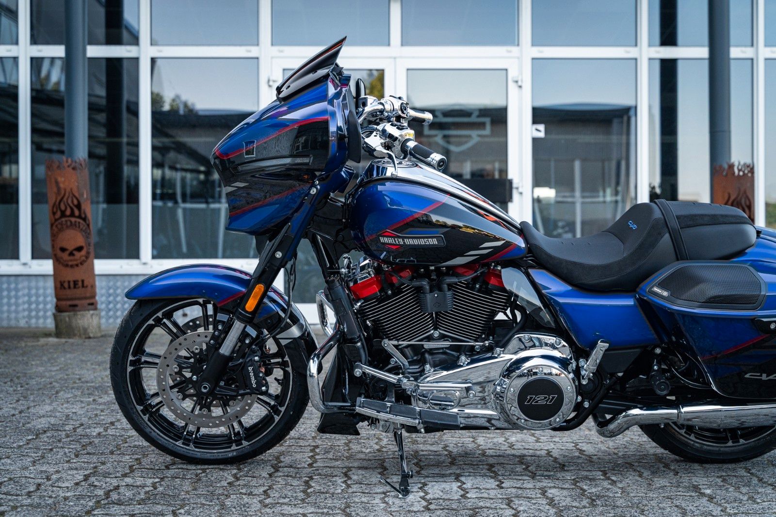 Fahrzeugabbildung Harley-Davidson CVO Street Glide  FLHXSE 121 CUI MY25 - VOR ORT