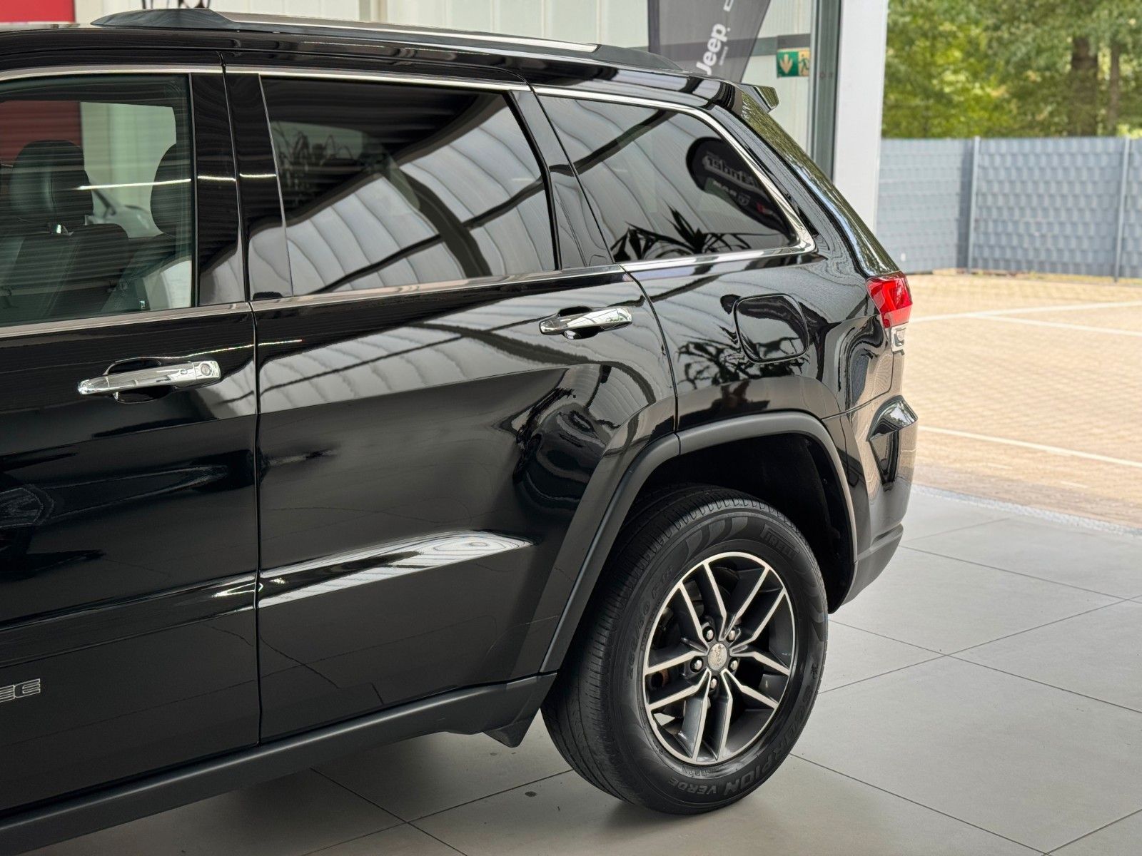 Fahrzeugabbildung Jeep Grand Cherokee 3.0 CRD Limited AHK