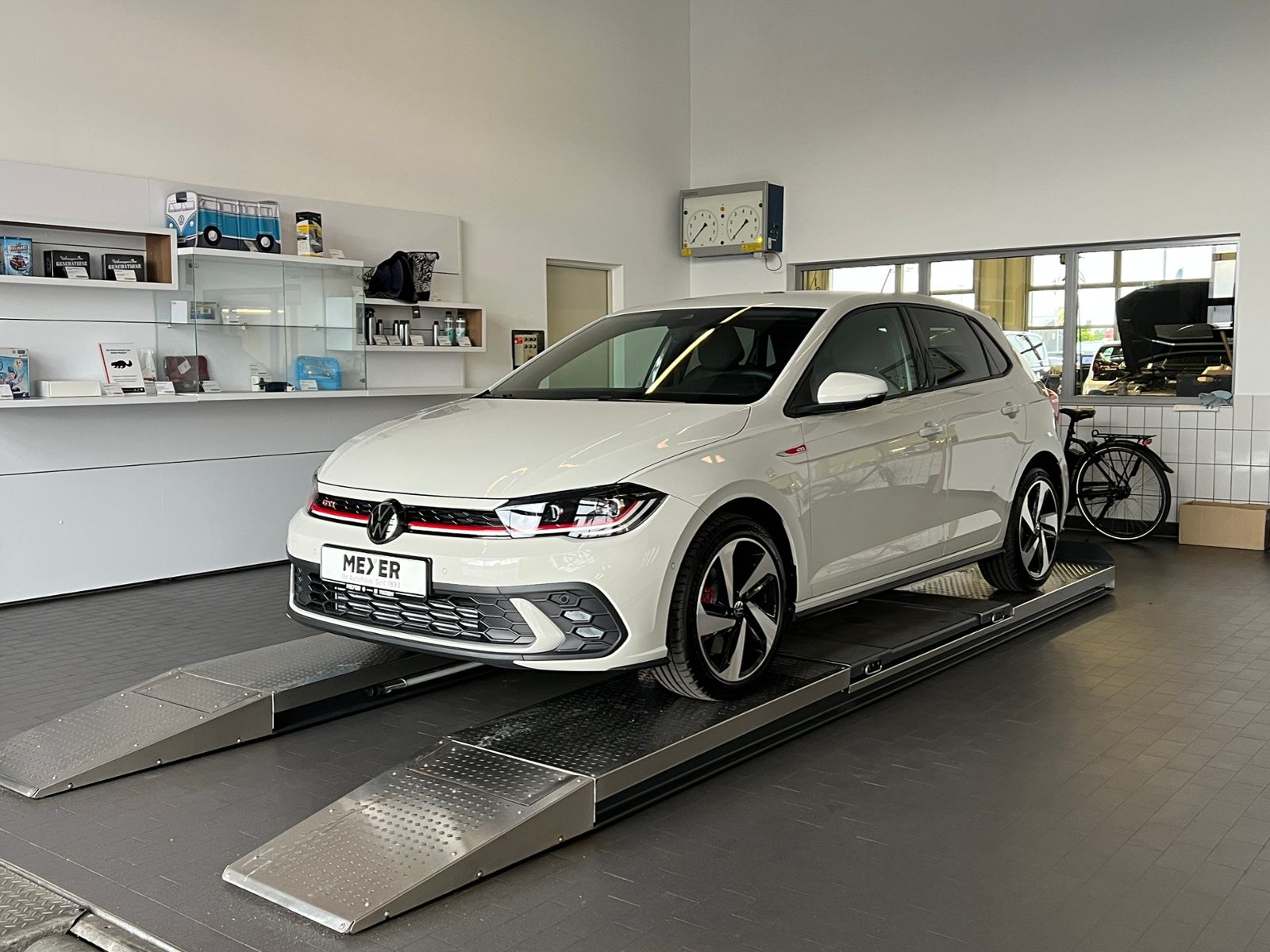 Fahrzeugabbildung Volkswagen Polo GTI 2.0 TSI DSG *IQ.Light, ACC, Ready2Disco