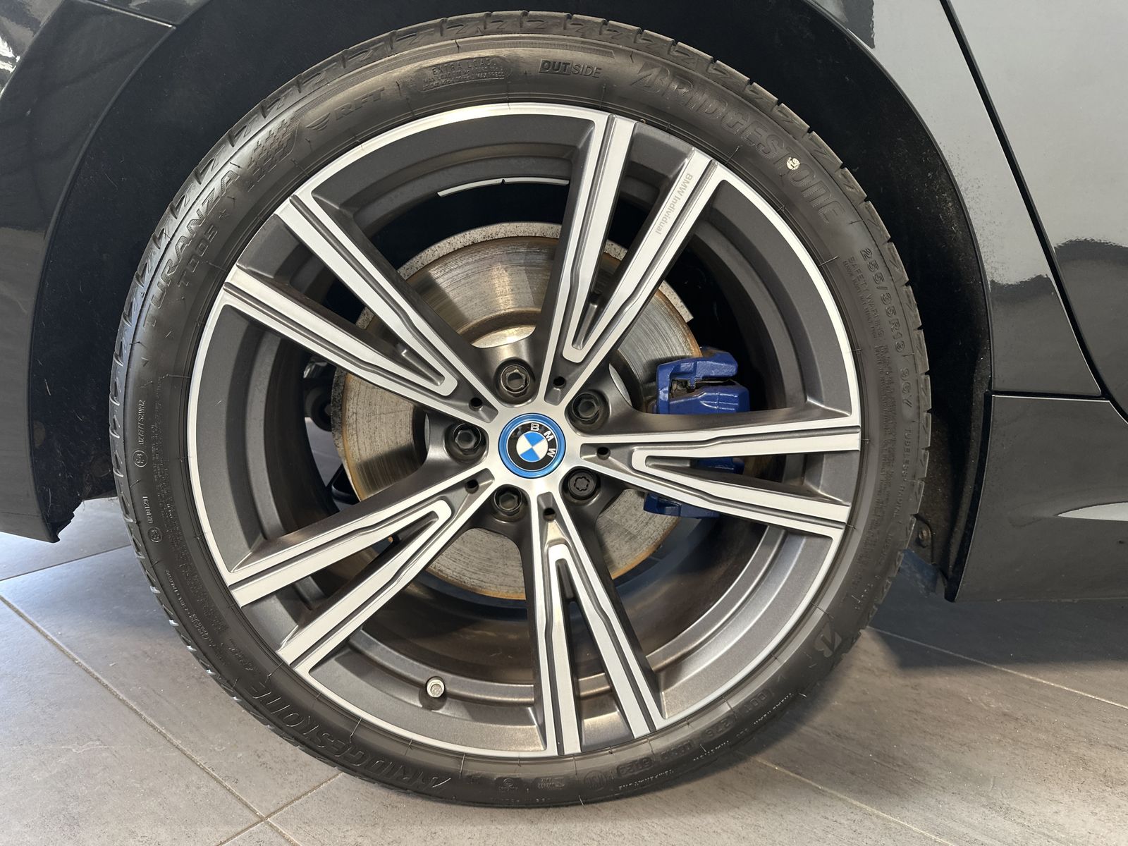 Fahrzeugabbildung BMW 330e Touring M-Sport NAV+LASER+AHK+HEAD-UP+19ZO