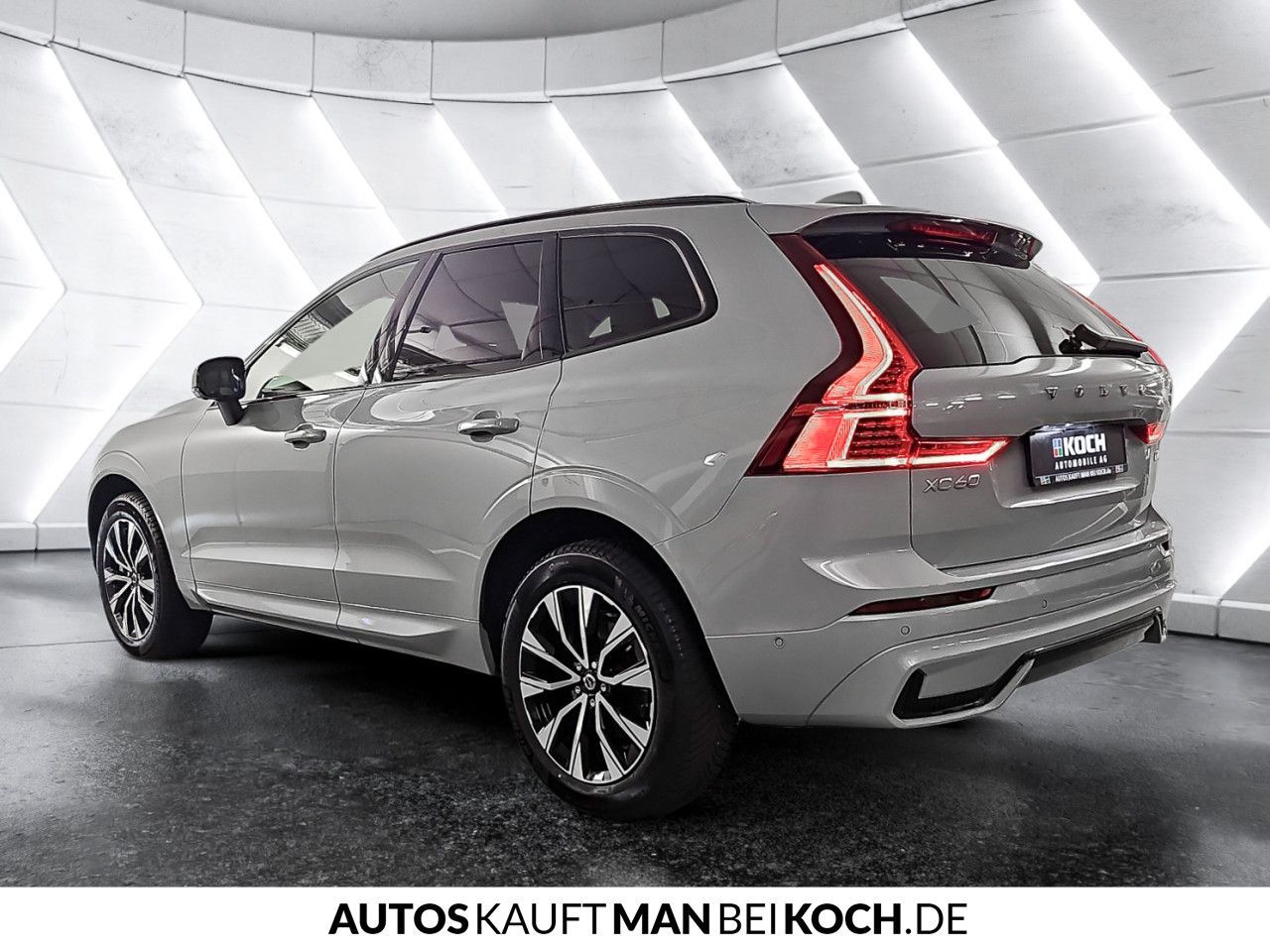 Volvo XC60 B4D Plus Dark ACC BLIS V-LED 360 4xSHz H&K! foto 4
