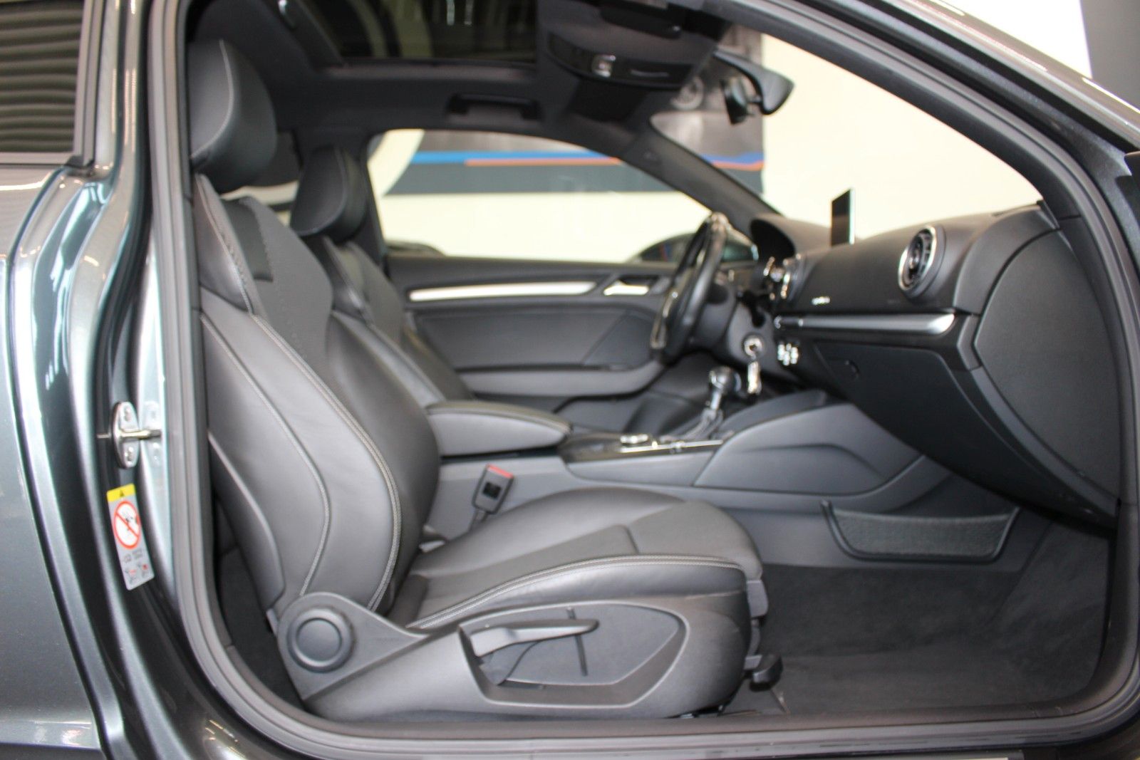 Fahrzeugabbildung Audi A3 1.8 TFSI S Line Sportpaket Quattro 18"Rotor