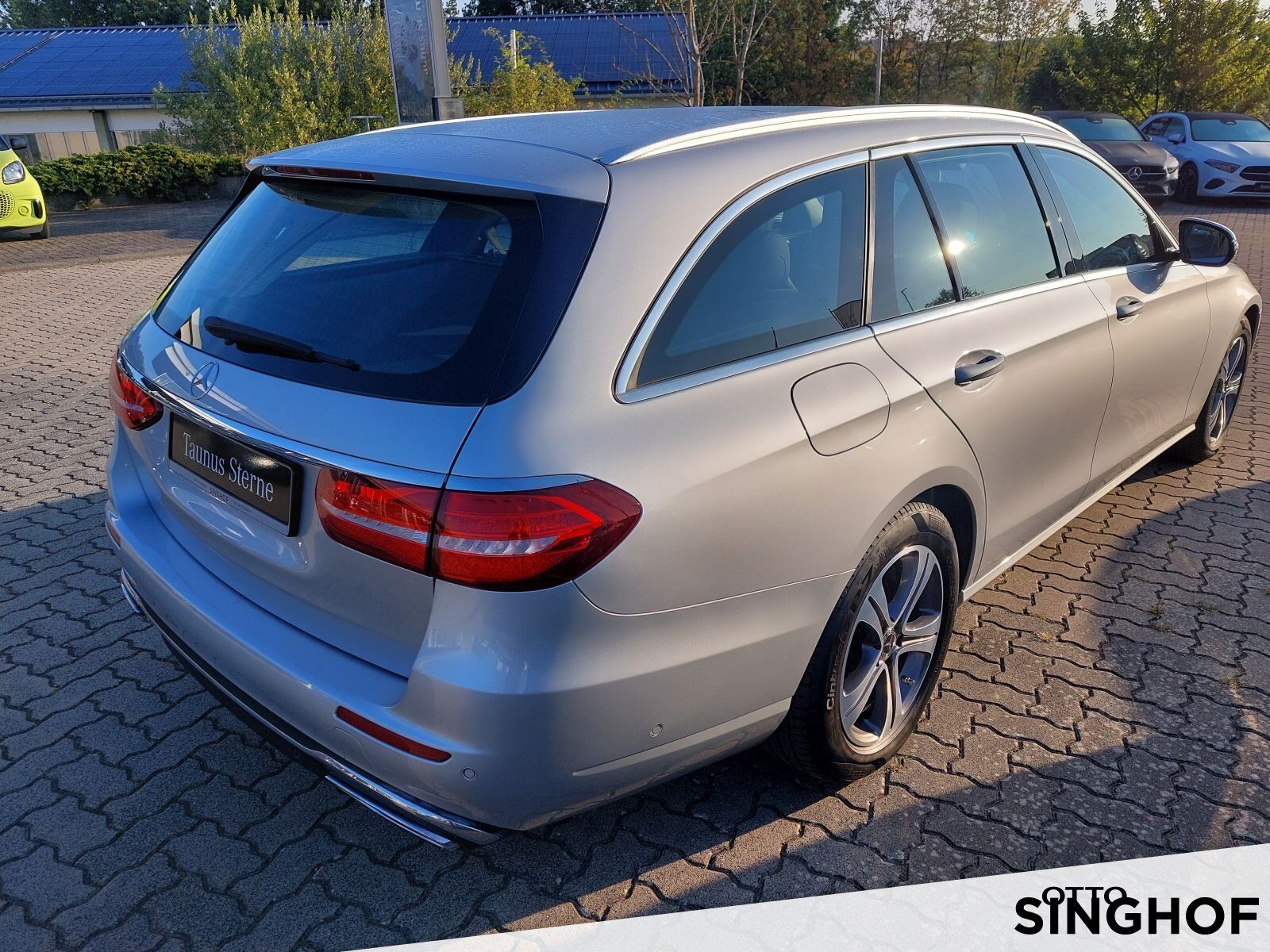 Fahrzeugabbildung Mercedes-Benz E 200 T Avantgarde 4Matic+dyn.LED+Rü Kam+TOTW+