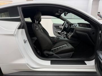 Ford Mustang - 12