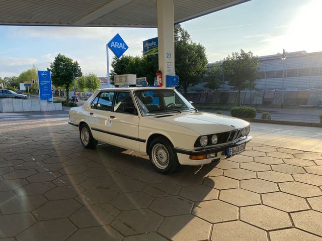 BMW E28 525e Alpinweiß - *WINTERPREIS*, H-...