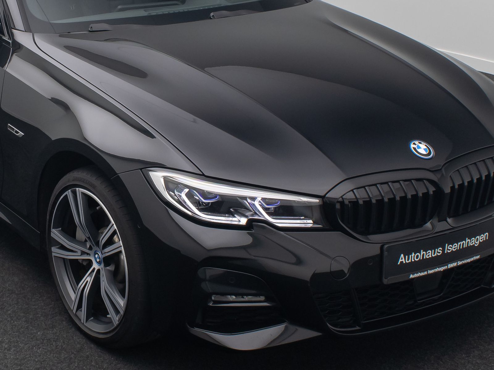 Fahrzeugabbildung BMW 330e xD M Sport Kamera Laser HUD DAB HiFi Komfor