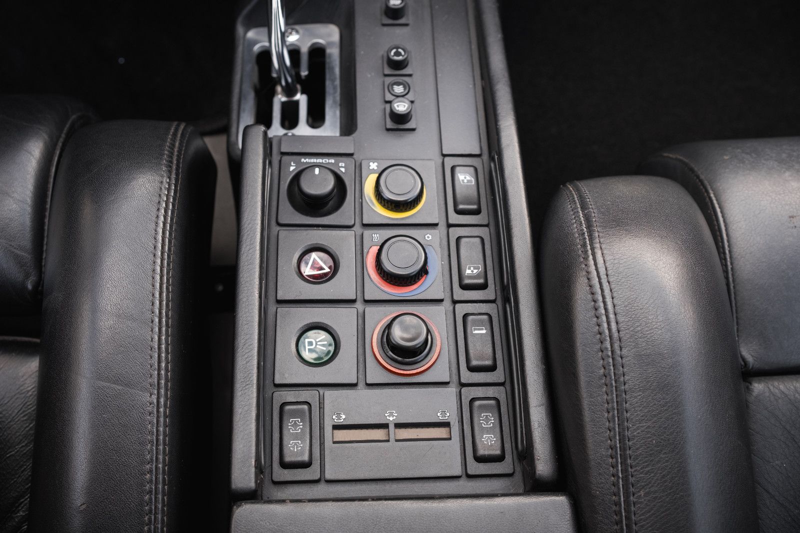 Fahrzeugabbildung Ferrari Testarossa - 2. Hd.- wenig KM - dt. Auto - TOP!