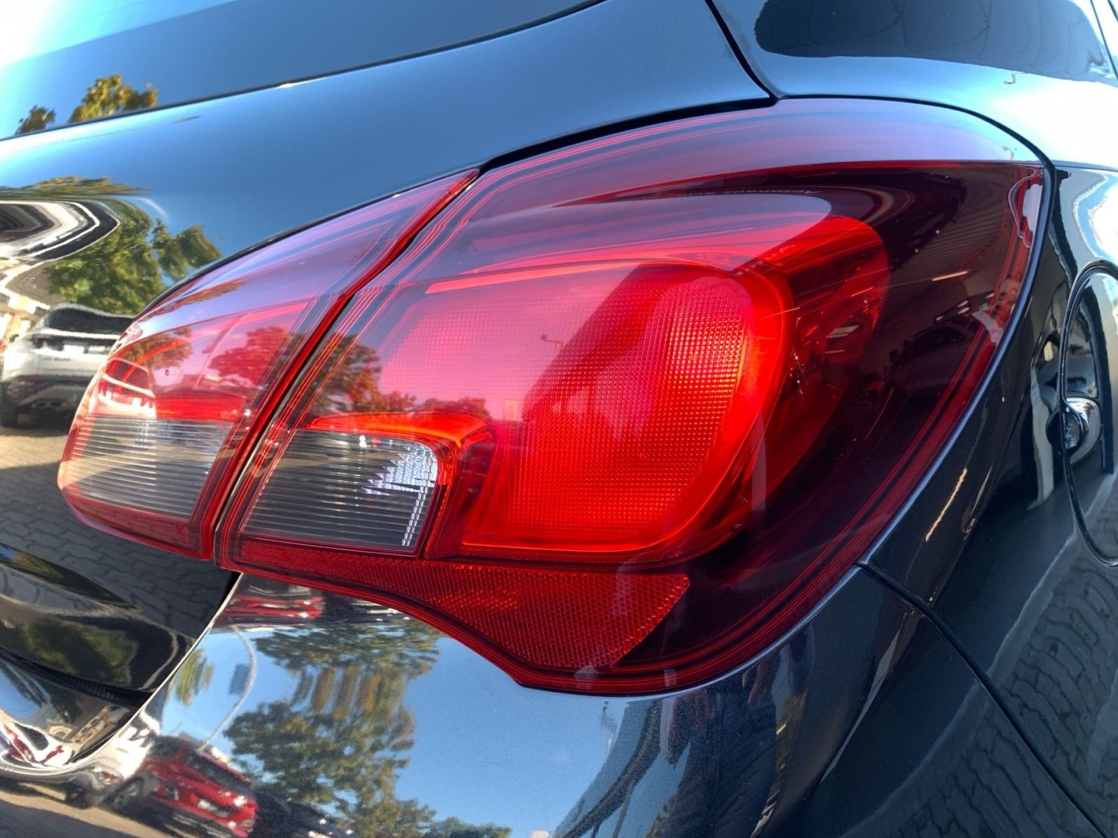 Fahrzeugabbildung Opel Corsa 1.4 Edition Allwetter