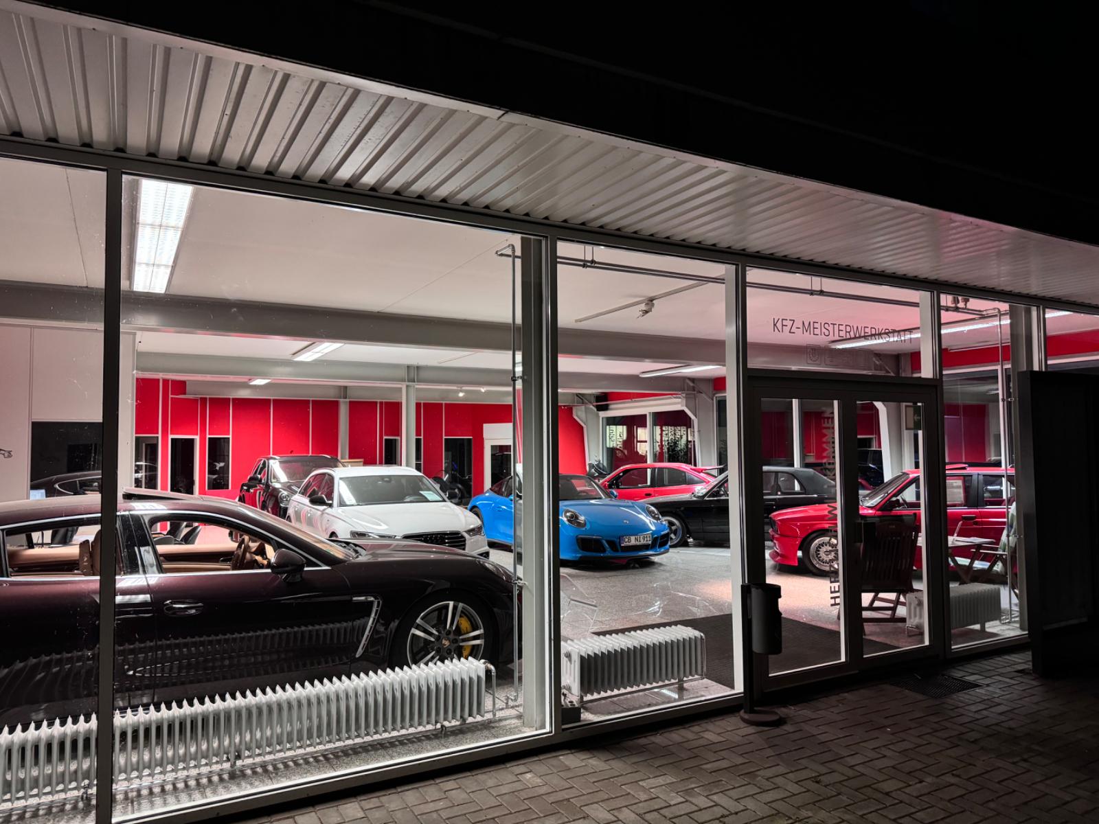 showroom-image-top