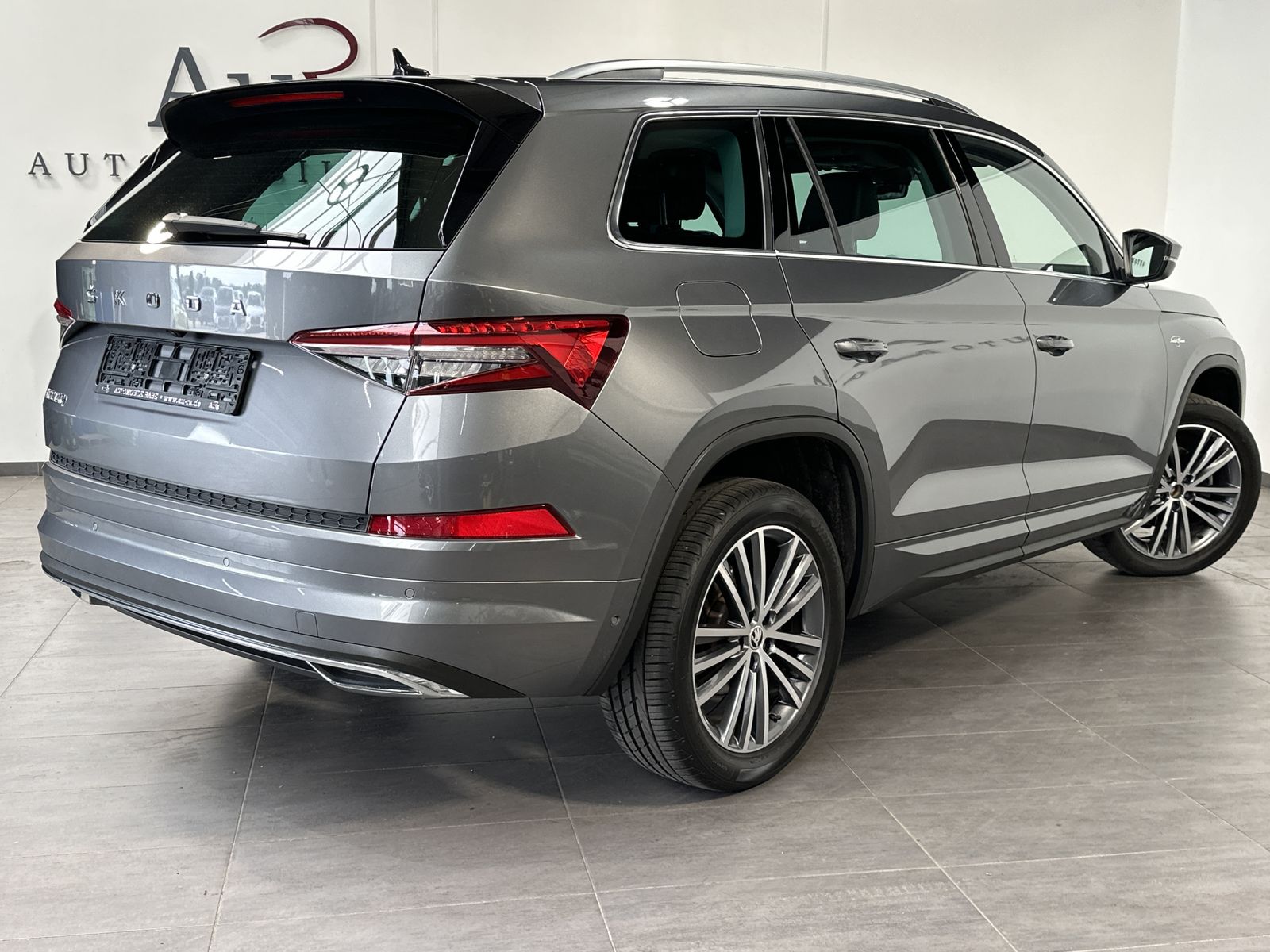 Fahrzeugabbildung SKODA Kodiaq L&K NAV+MATRIX+PANO+ACC+360°+19ZO+CARPLAY