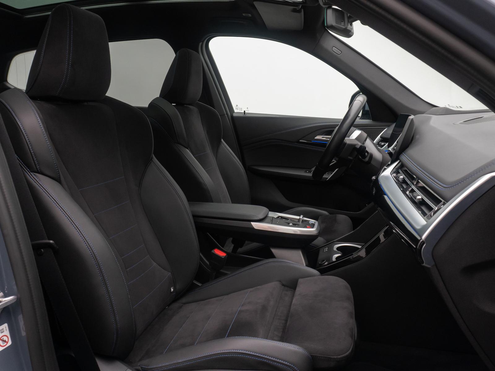 BMW iX1 xD30 MSport Panorama 360°HUD DAB Komfort 19", миниатюра 24