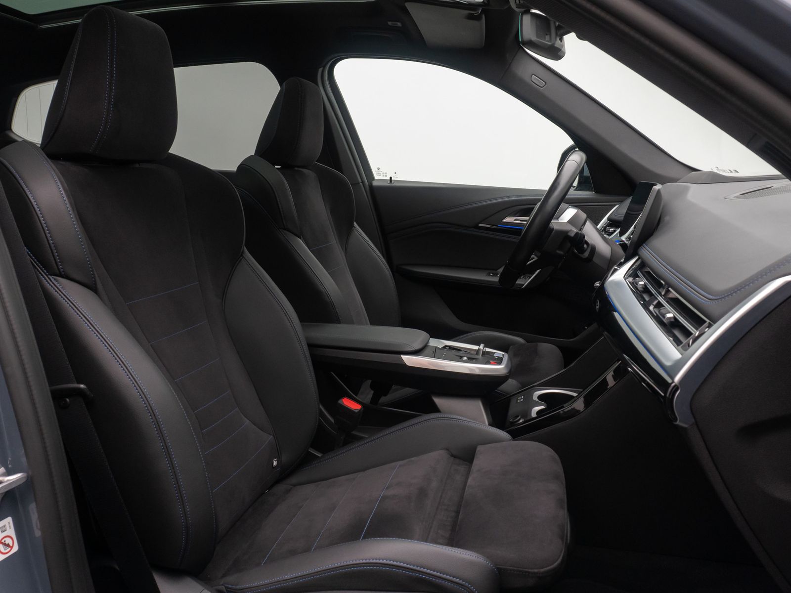 Fahrzeugabbildung BMW iX1 xD30 MSport Panorama 360&deg;HUD DAB Komfort 19"