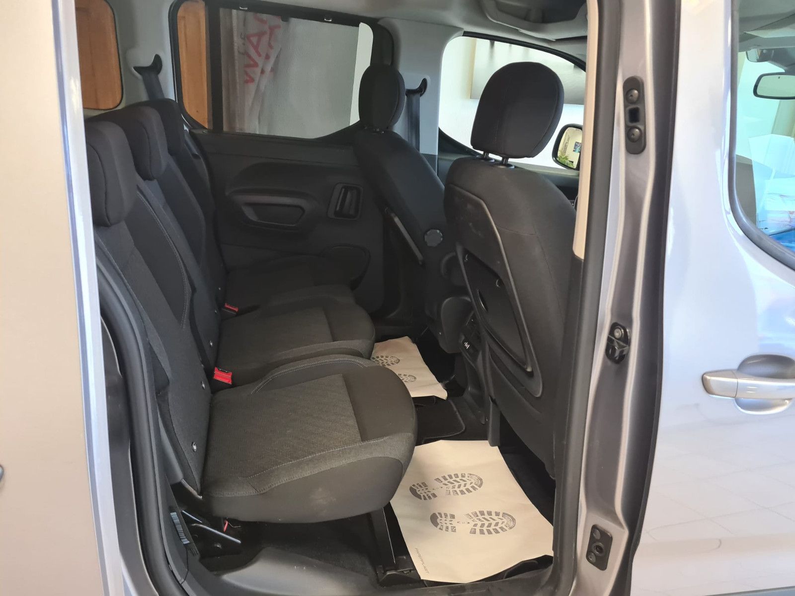 Fahrzeugabbildung Peugeot Rifter Allure L1 / SCHECKHEFT / NAVI