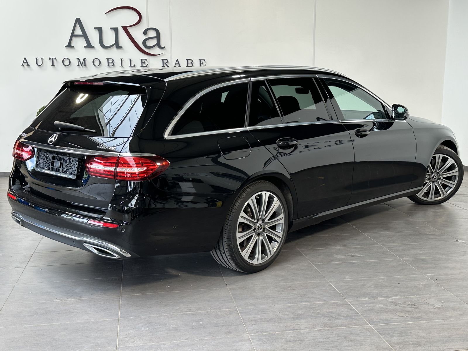 Fahrzeugabbildung Mercedes-Benz E 400d T Avantgarde 4Matic NAV+LED+KAM+19ZO+1HD