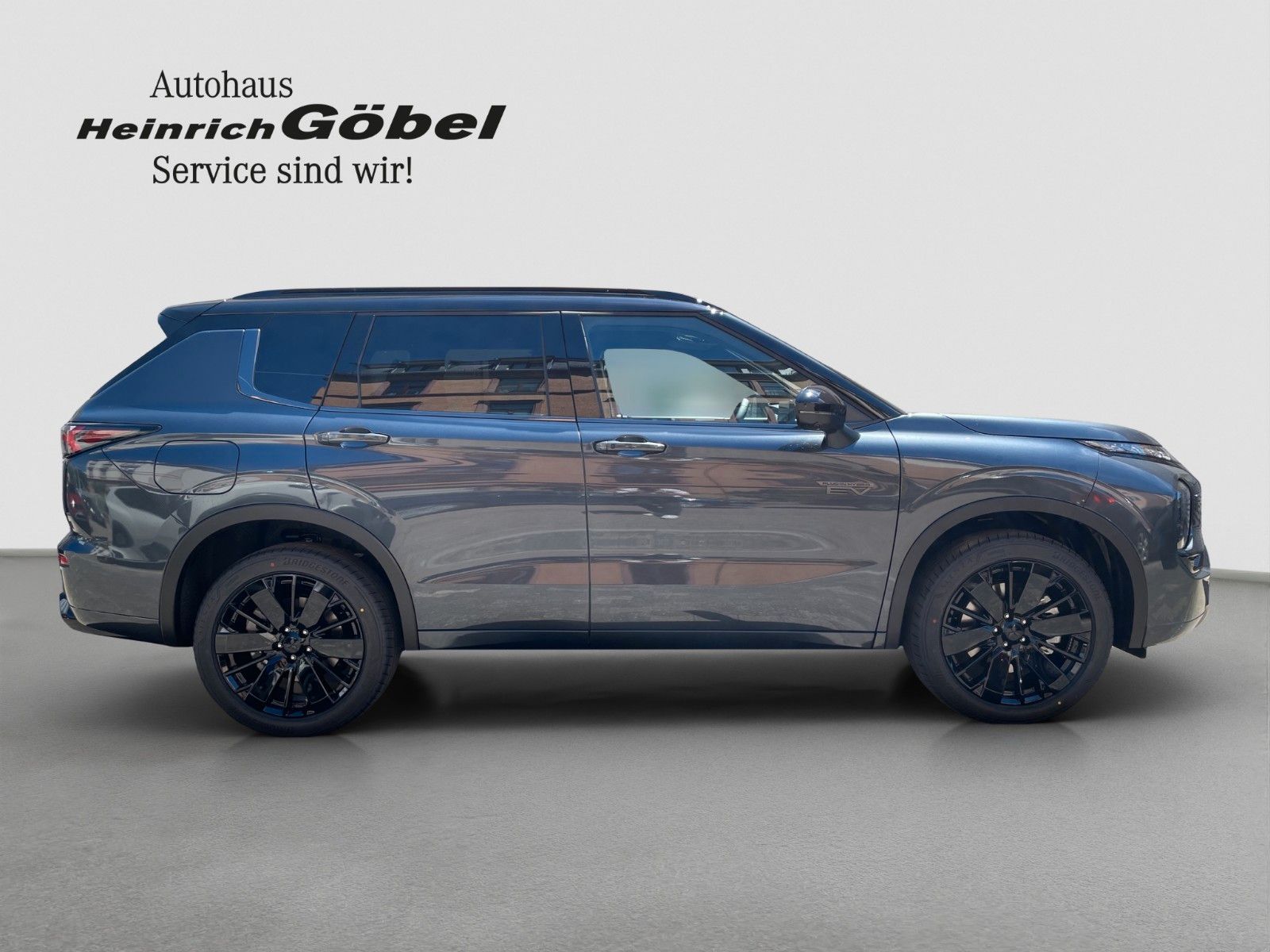 Fahrzeugabbildung Mitsubishi Outlander 2.4 PHEV 4WD LUXURY BLACK AKTIONSPREIS