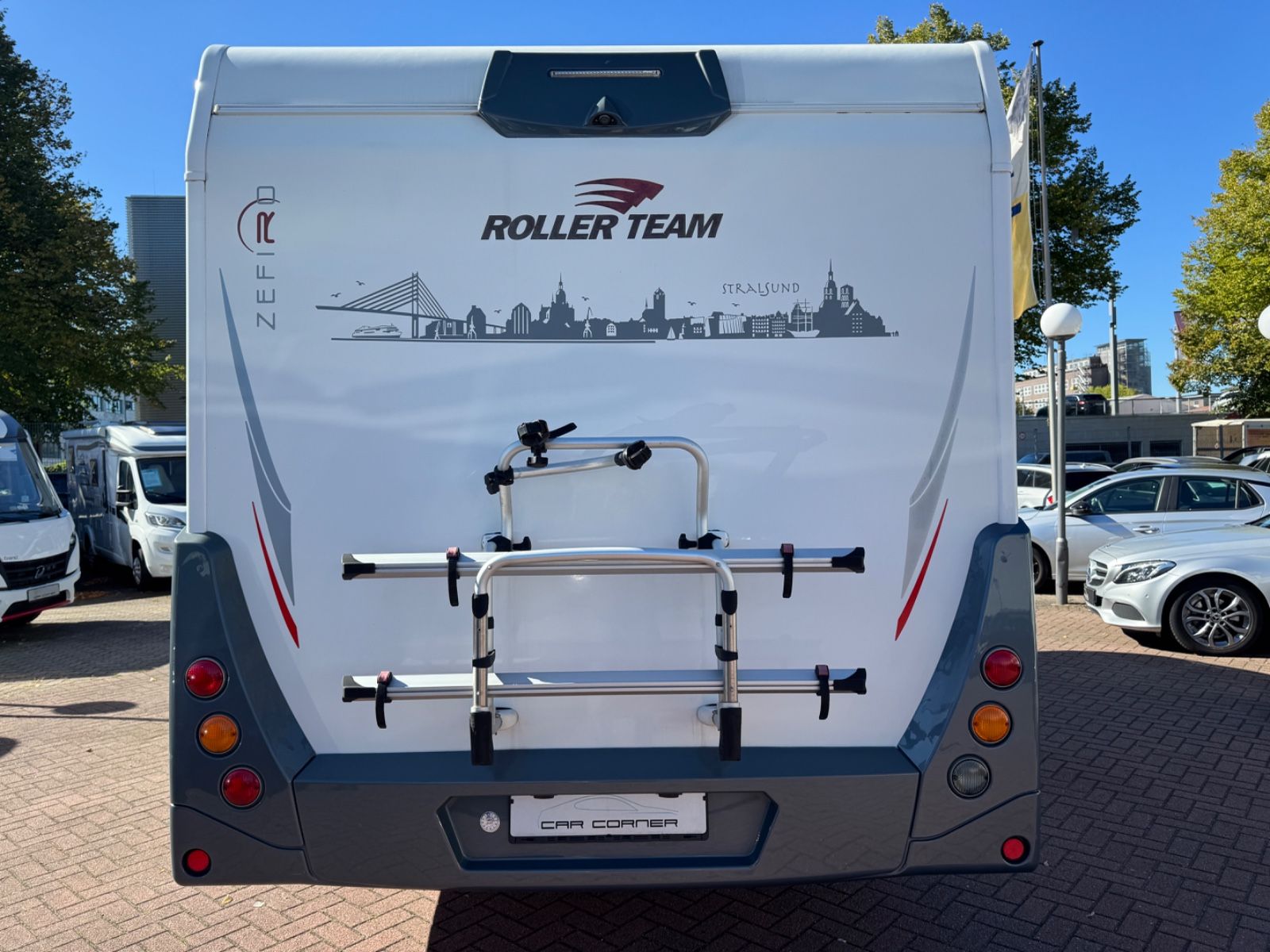 Fahrzeugabbildung Roller Team ZEFIRO 263 TL FIAT QUEENSBETT HUBBETT SOLAR TV